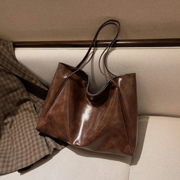 Retro Soft Tote Bag – Mom Style Shoulder Bag for Fall/Winter