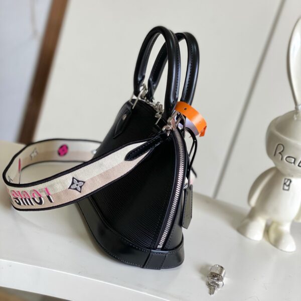 LV Alma BB Epi Leather Noir - Original Quality - Image 3