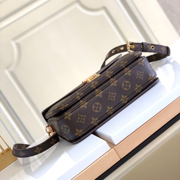 Louis Vuitton Pochette Metis Monogram Canvas - Original Quality - Image 4