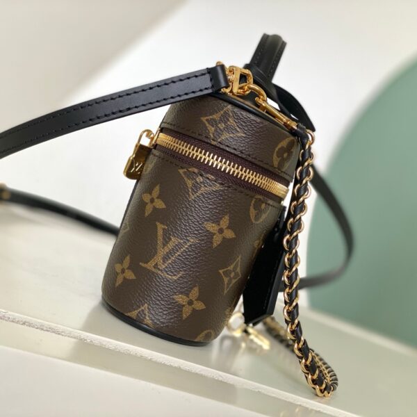 Louis Vuitton Vanity Chain Pouch Monogram Reverse Canvas - Original Quality - Image 3