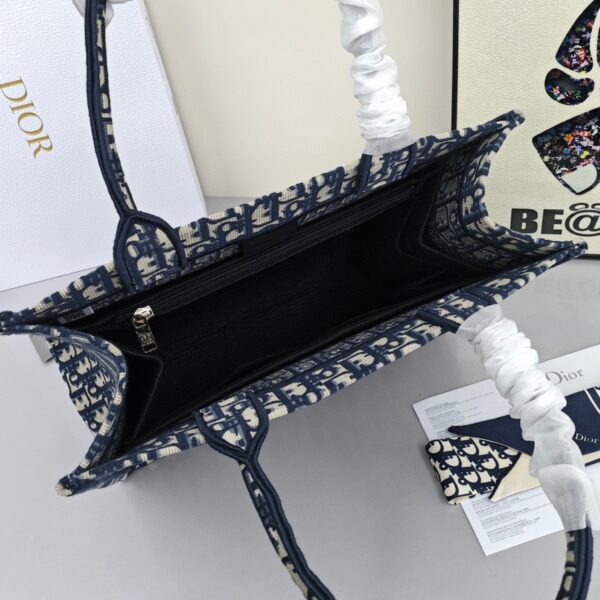 Medium Dior Book Tote Ecru and Blue Toile de Jouy Embroidery - Image 7